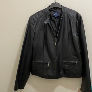 Reitmans black leather jacket (sz l)